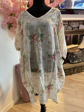 Floral V-Neck Cotton Tunic Dress in White with Pink Roses